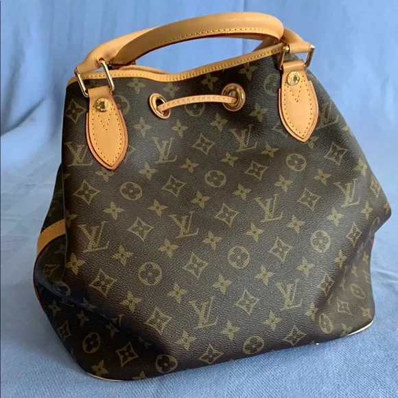Louis Vuitton Monogram Neo Bucket Bag - Picture 4 of 10